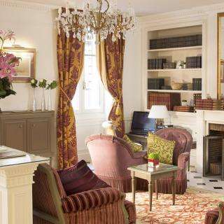 Eiffel Hotel Transaction - Références